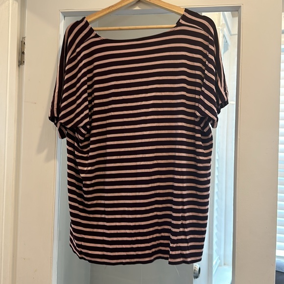 Hatch the perfect vee t shirt - Picture 3 of 3